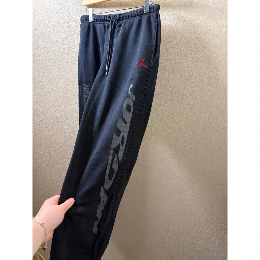 Men's Air Jordan Sweats Size Small